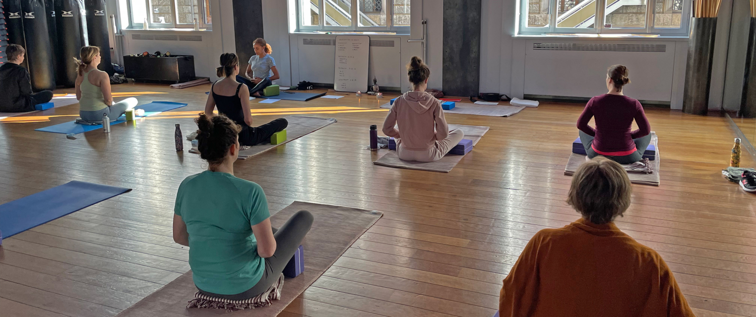 Atelier Yoga à L'Usine Club de Sport, Février 2022
