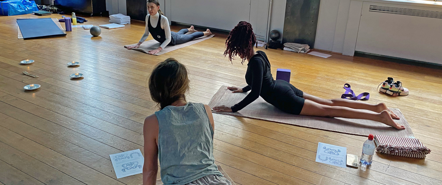 Atelier de Yoga dans L'Usine Sports Club, Mars 2022